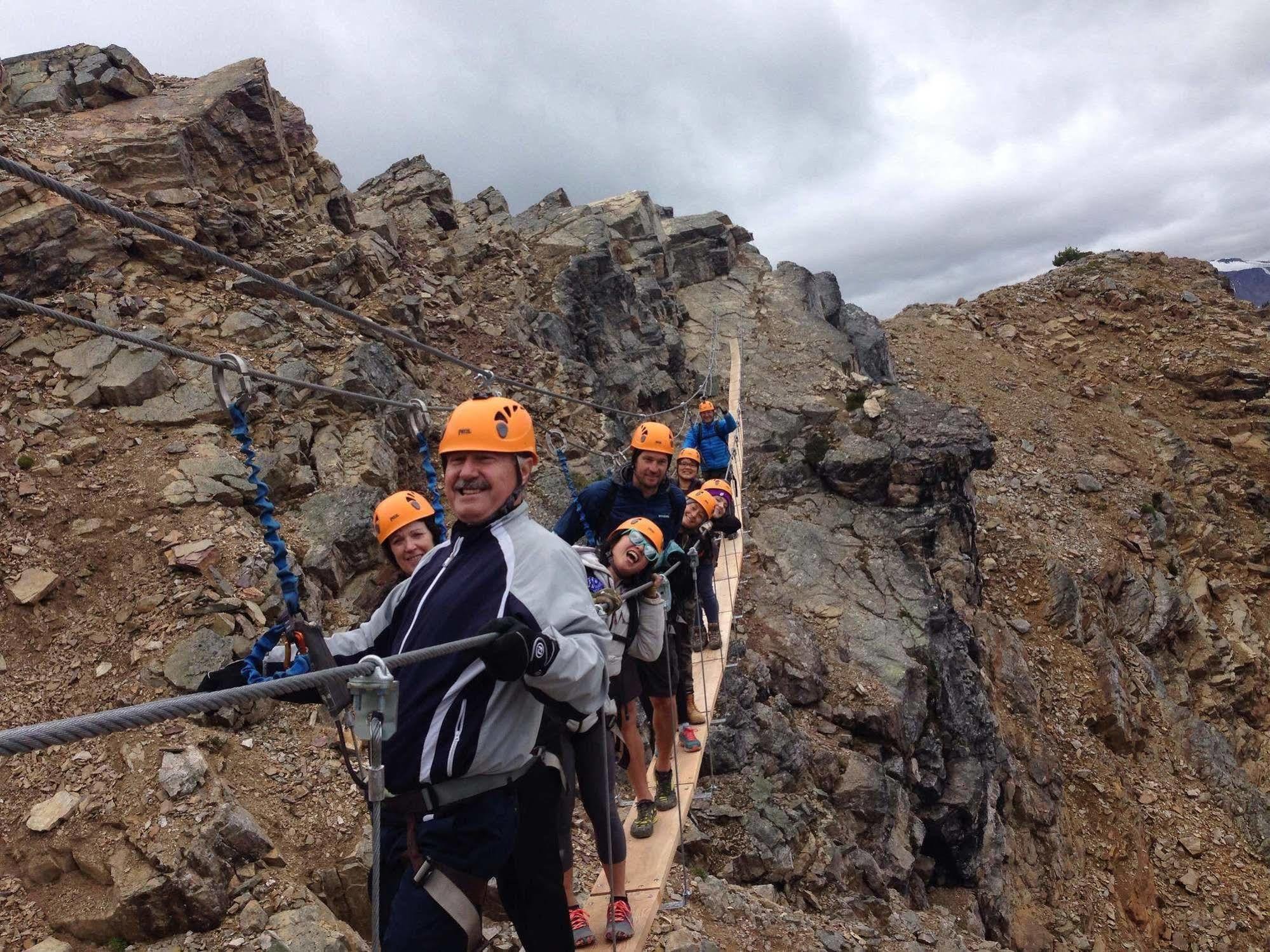 غولدن Vagabond Lodge At Kicking Horse المظهر الخارجي الصورة